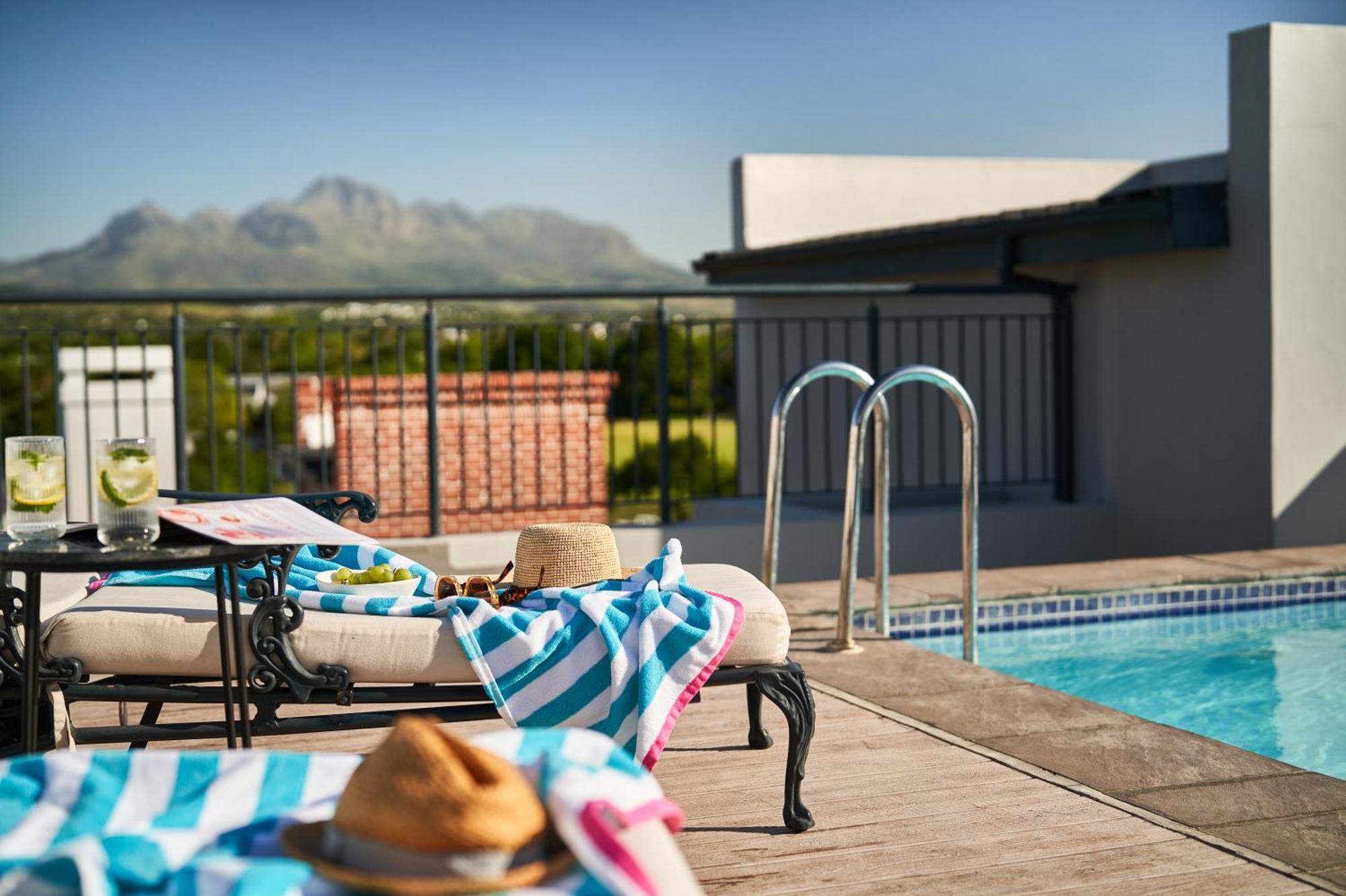 The Den Apartments By Raw Africa Collection Stellenbosch Exterior foto