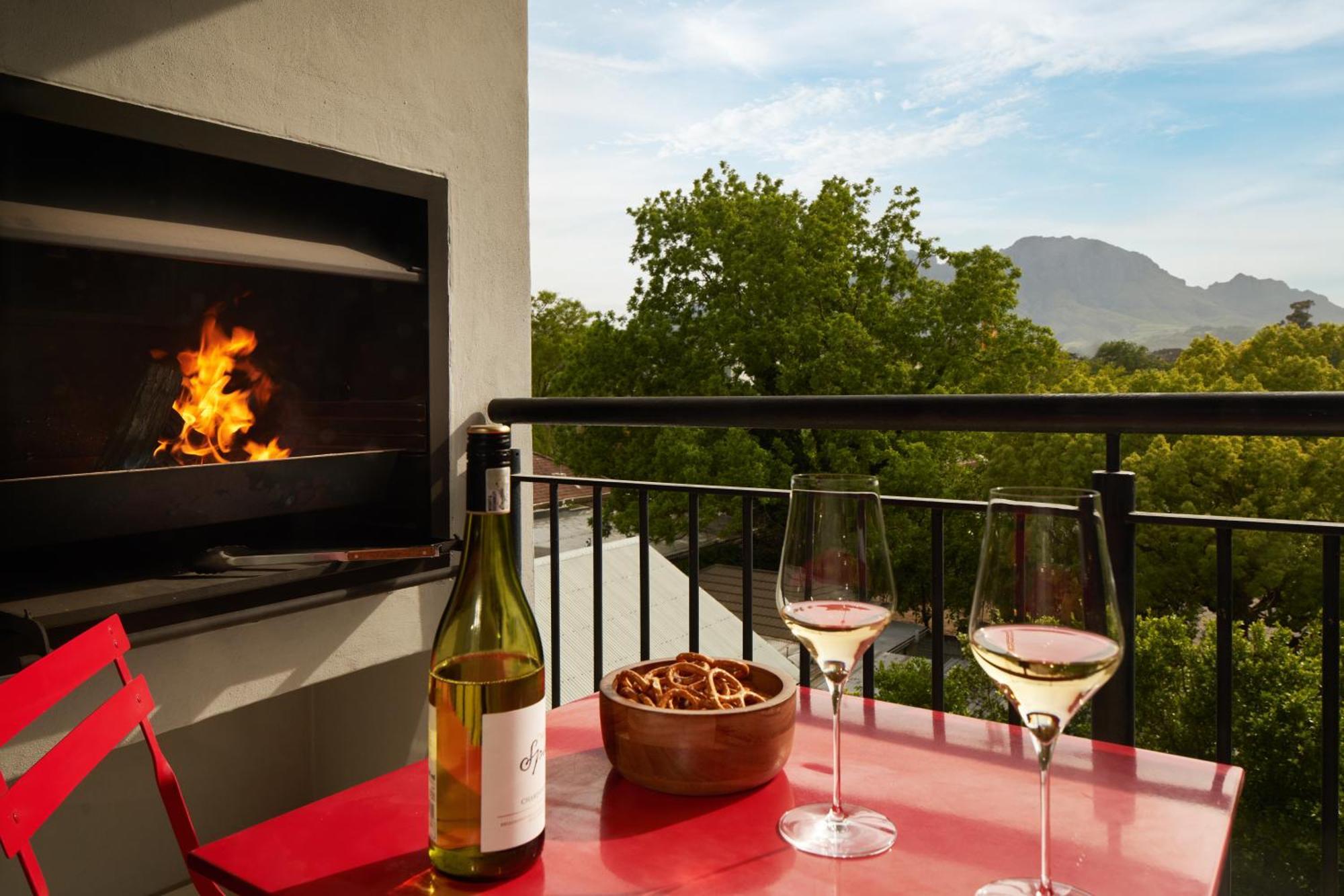The Den Apartments By Raw Africa Collection Stellenbosch Exterior foto